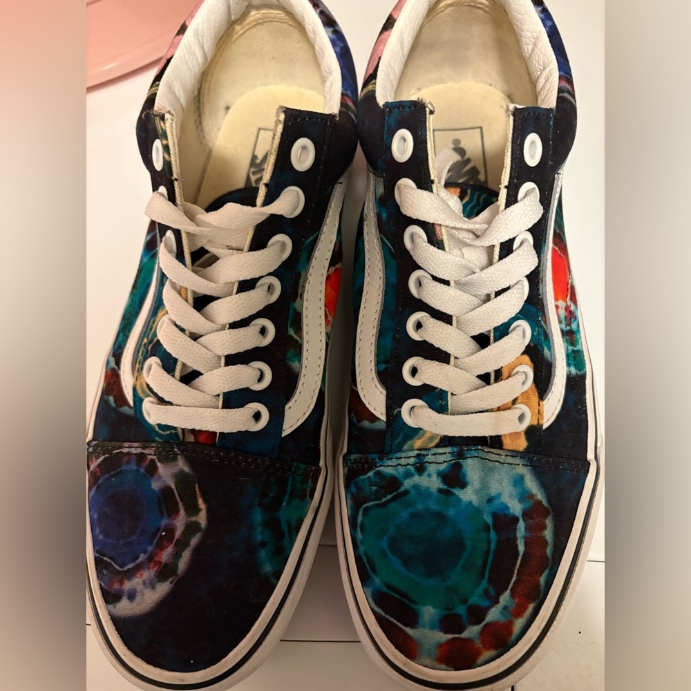 Men’s 8.5 women’s 10